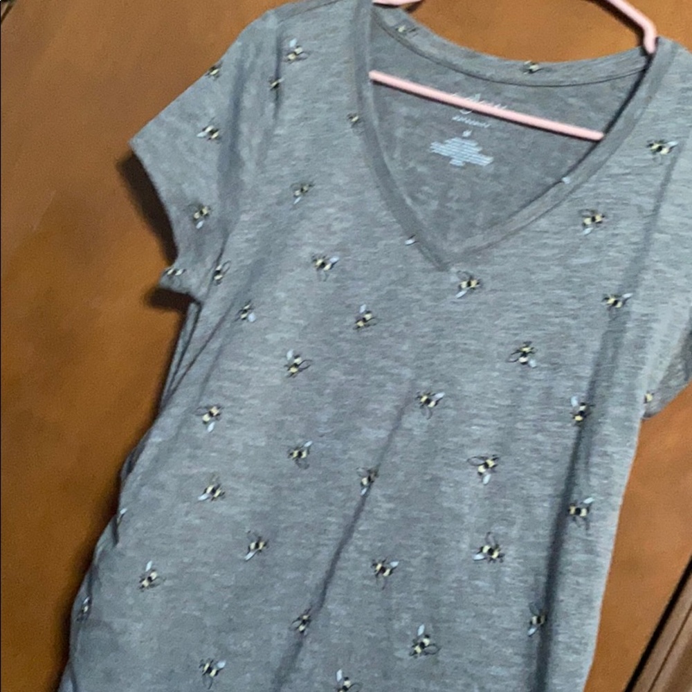 Maternity bumble bee shirt🐝